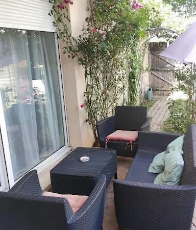 De 51 M2 Avec Jardin De 51 M2, Parking Prive *